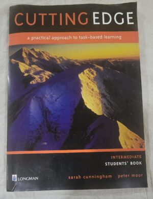 Cutting Edge Intermediate Student's Book : A Practical Approach to Task Based Learning with CD